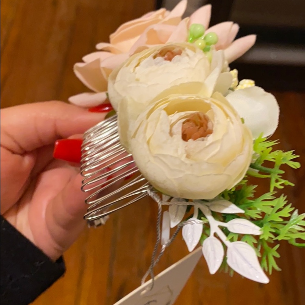Floral Hair Accessory - Picture 8 of 10